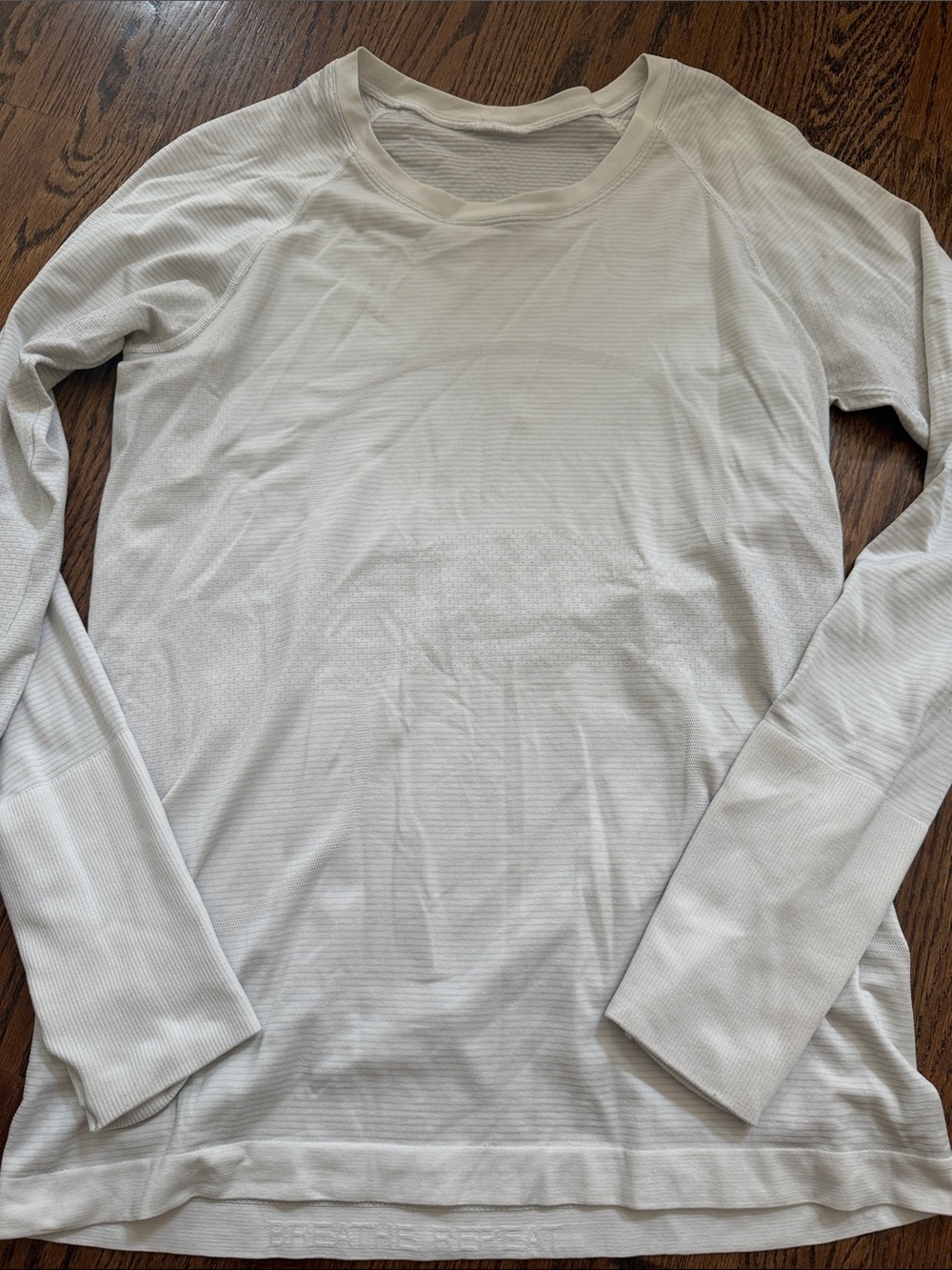 Lululemon ladies white long swiftly tech tee sz 10